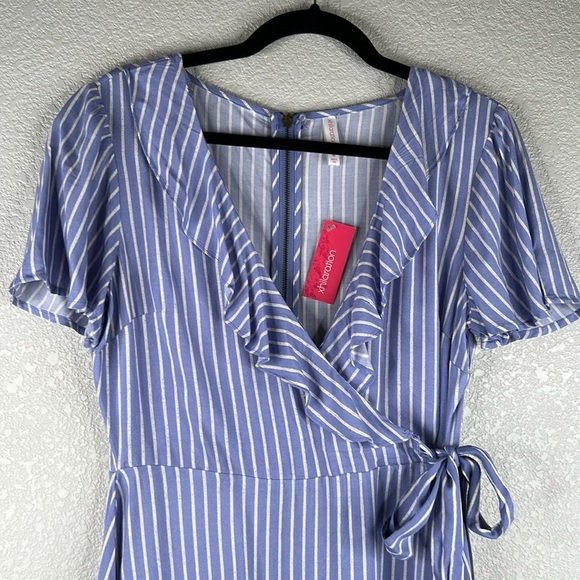 Xhilaration Blue & White Striped Summer Minimalist Faux Wrap Dress Size M New! - Picture 2 of 7